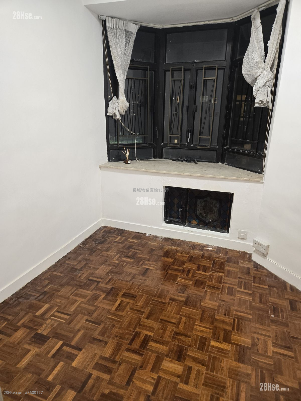 Kornhill Rental 3 Bedrooms , 2 Bathrooms 710 ft² Kornhill Rental 3 Bedrooms , 2 Bathrooms 710 ft²