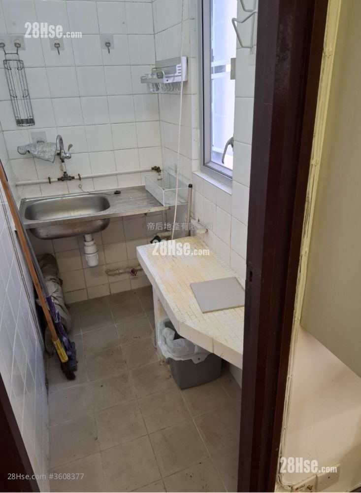 Ko Shing Building Rental 178 ft² Ko Shing Building Rental 178 ft²