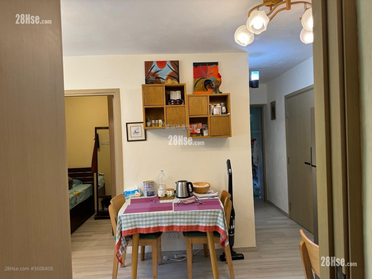 Tsz Oi Court Sell 3 Bedrooms , 1 Bathroom 401 ft² Tsz Oi Court Sell 3 Bedrooms , 1 Bathroom 401 ft²