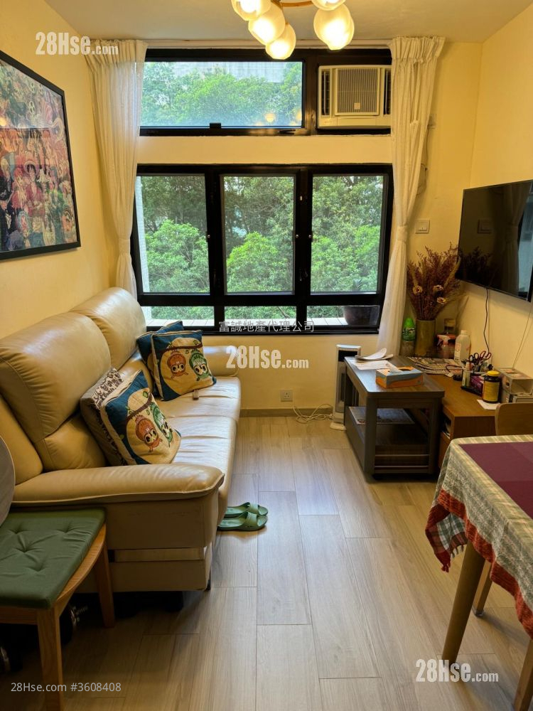Tsz Oi Court Sell 3 Bedrooms , 1 Bathroom 401 ft² Tsz Oi Court Sell 3 Bedrooms , 1 Bathroom 401 ft²