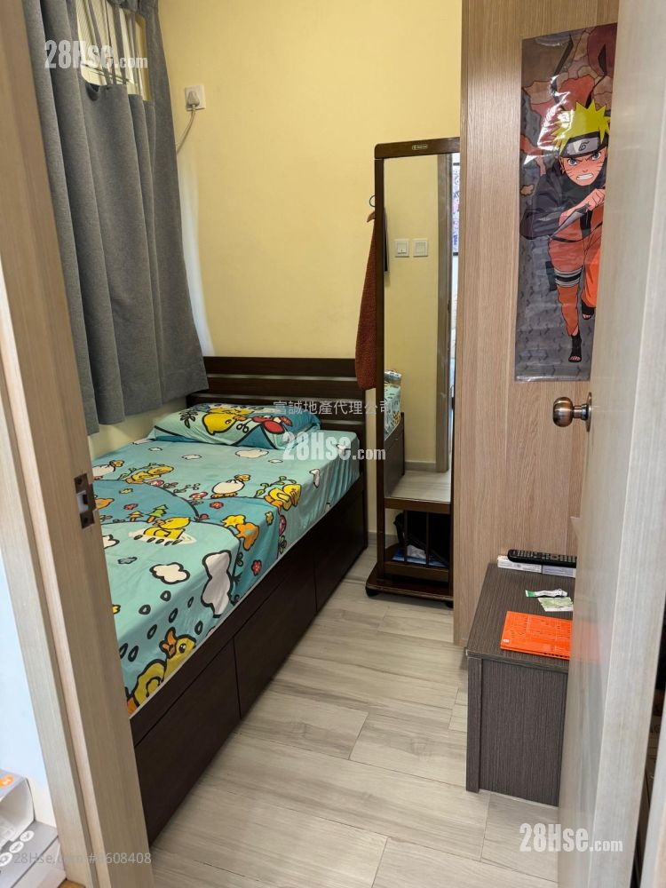 Tsz Oi Court Sell 3 Bedrooms , 1 Bathroom 401 ft² Tsz Oi Court Sell 3 Bedrooms , 1 Bathroom 401 ft²