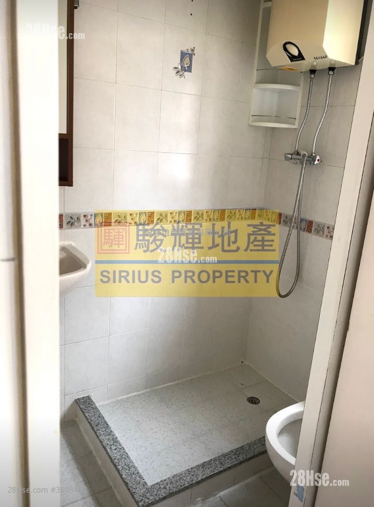 Cosmopolitan Estate Sell Studio , 1 Bathroom 288 ft² Cosmopolitan Estate Sell Studio , 1 Bathroom 288 ft²