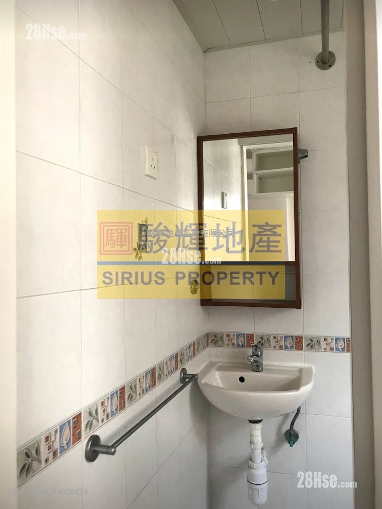 Cosmopolitan Estate Sell Studio , 1 Bathroom 288 ft² Cosmopolitan Estate Sell Studio , 1 Bathroom 288 ft²