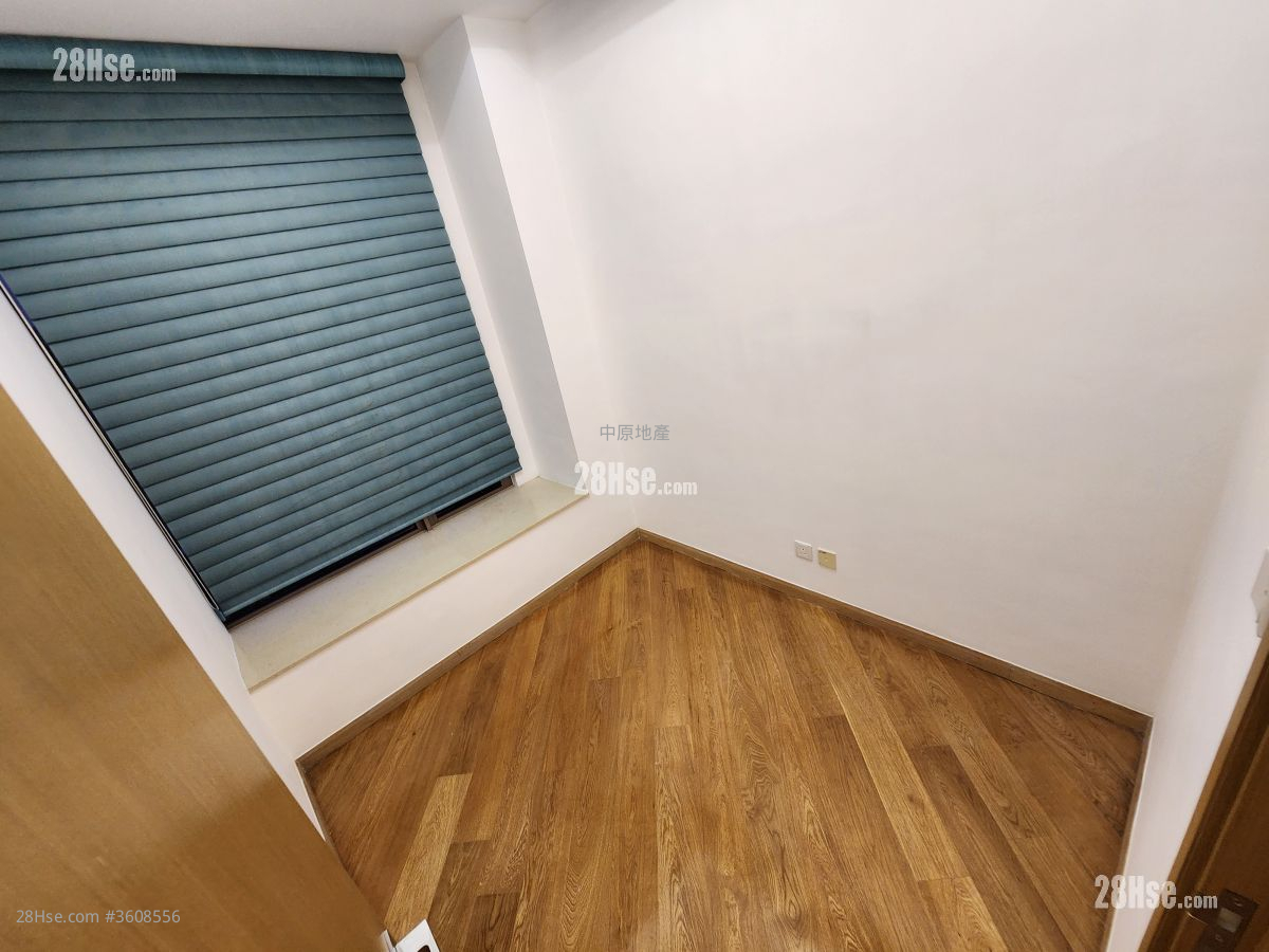 The Woodsville Sell 3 Bedrooms , 2 Bathrooms 765 ft² The Woodsville Sell 3 Bedrooms , 2 Bathrooms 765 ft²