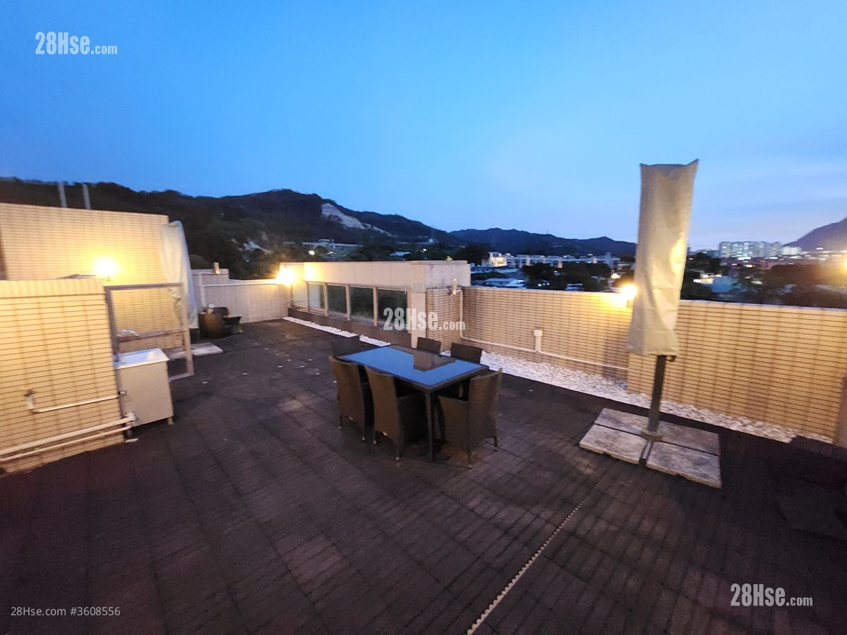 The Woodsville Sell 3 Bedrooms , 2 Bathrooms 765 ft² The Woodsville Sell 3 Bedrooms , 2 Bathrooms 765 ft²