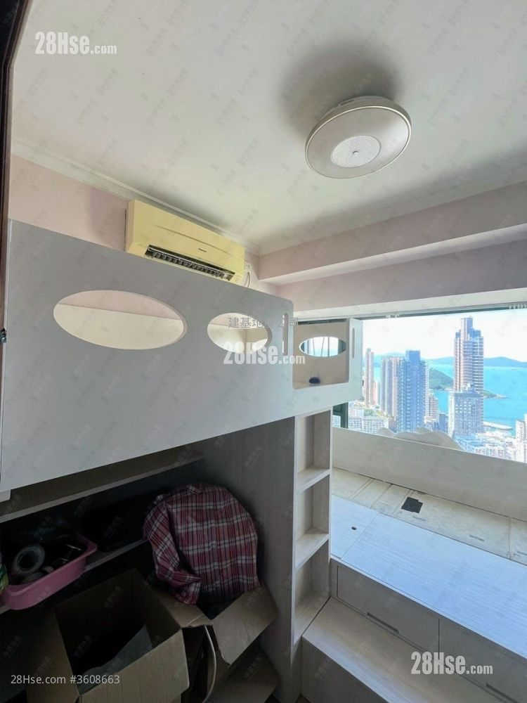 University Heights Sell 3 Bedrooms , 2 Bathrooms 805 ft² University Heights Sell 3 Bedrooms , 2 Bathrooms 805 ft²
