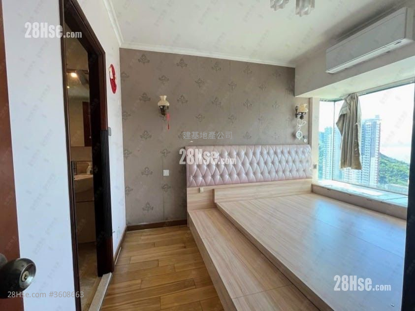University Heights Sell 3 Bedrooms , 2 Bathrooms 805 ft² University Heights Sell 3 Bedrooms , 2 Bathrooms 805 ft²