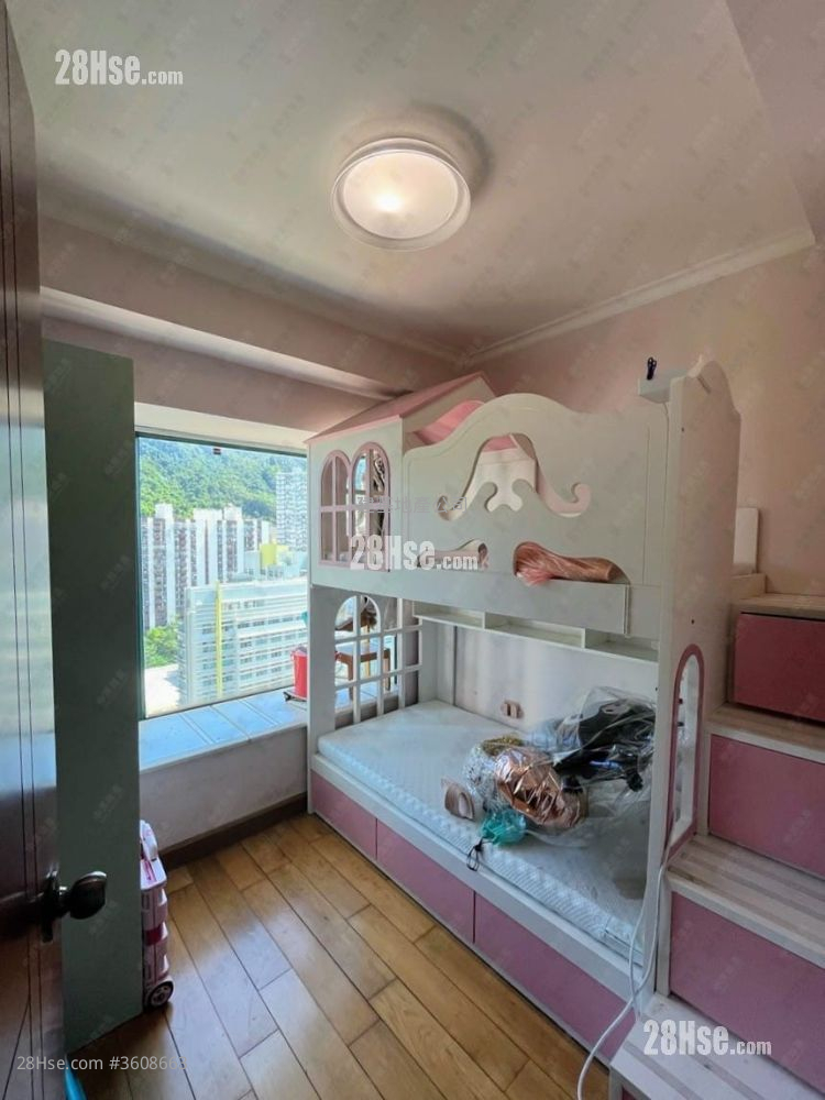 University Heights Sell 3 Bedrooms , 2 Bathrooms 805 ft² University Heights Sell 3 Bedrooms , 2 Bathrooms 805 ft²