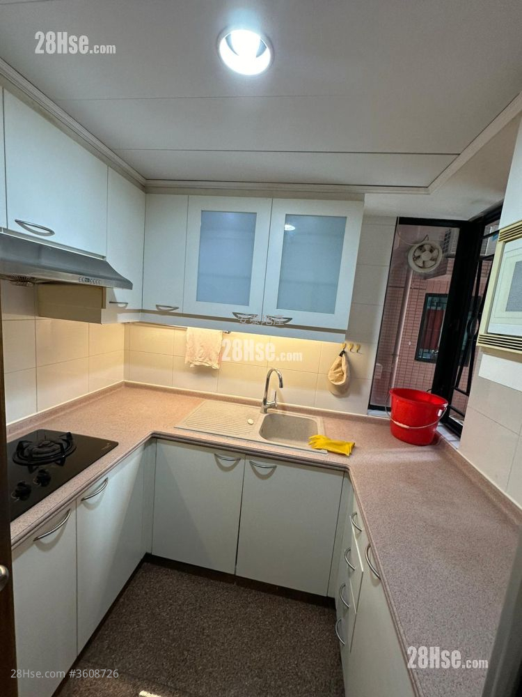The Metro City Rental 3 Bedrooms , 2 Bathrooms 631 ft² The Metro City Rental 3 Bedrooms , 2 Bathrooms 631 ft²
