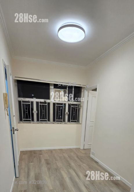 Golden House Rental 2 Bedrooms 348 ft²