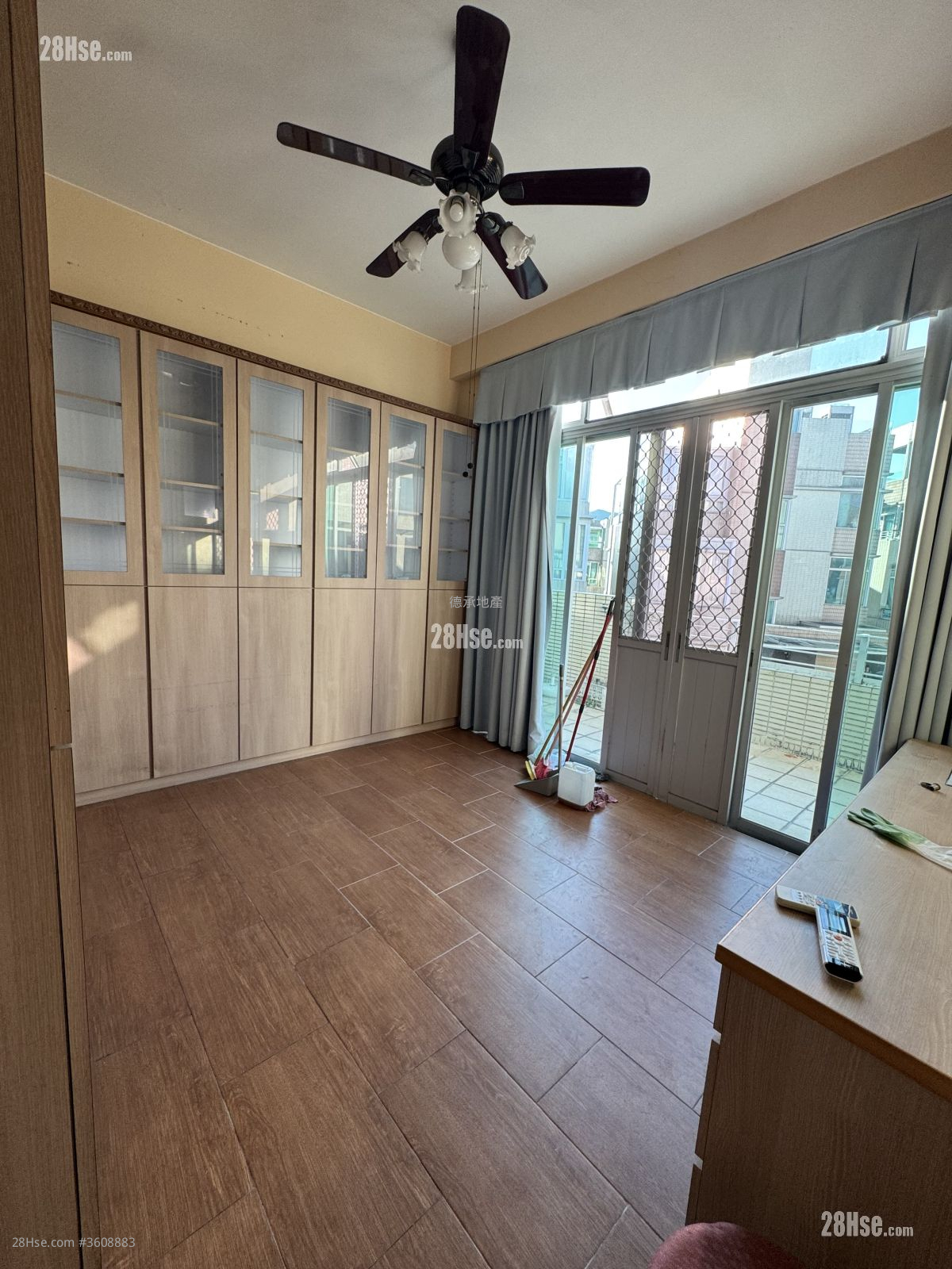 Miami Crescent Rental 5+ Bedrooms , 5+ Bathrooms 2,482 ft² Miami Crescent Rental 5+ Bedrooms , 5+ Bathrooms 2,482 ft²