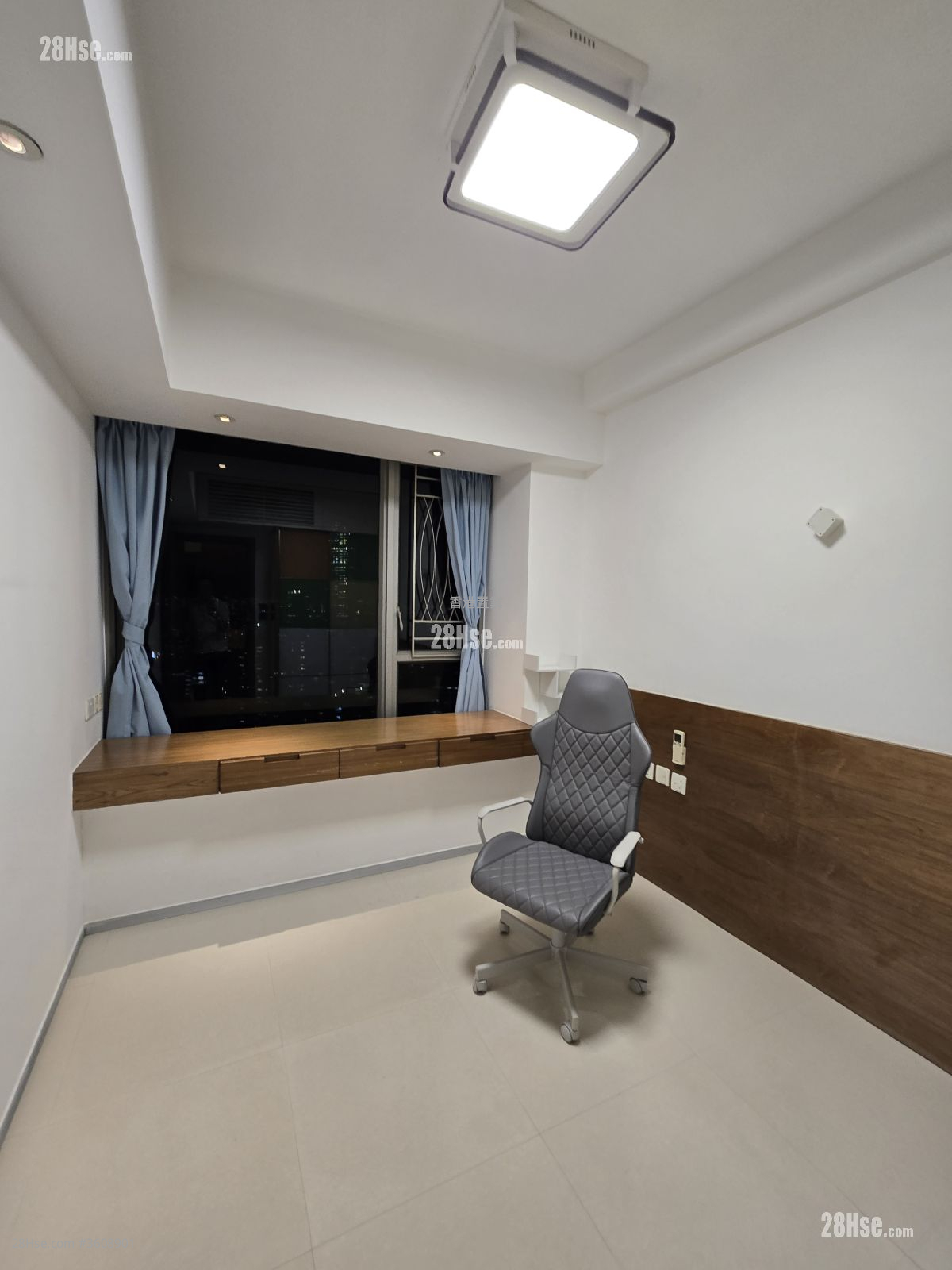 Parc Palais Rental 3 Bedrooms , 2 Bathrooms 1,321 ft² Parc Palais Rental 3 Bedrooms , 2 Bathrooms 1,321 ft²