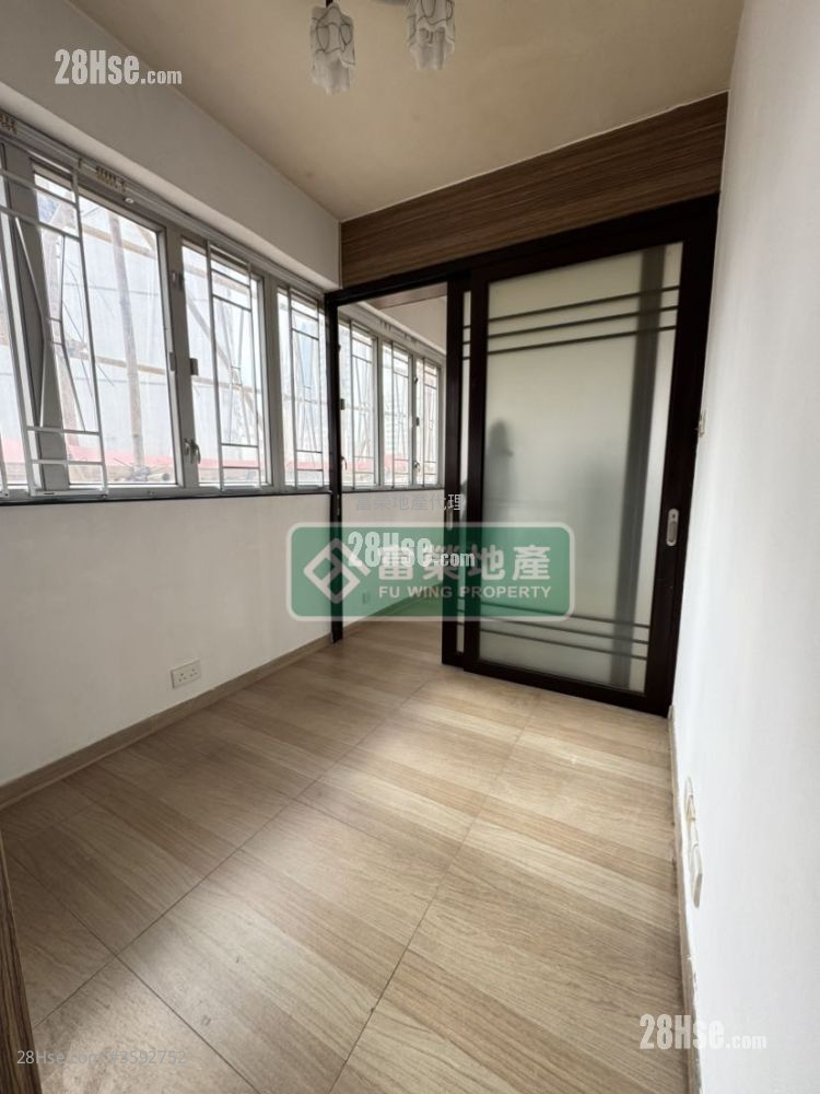 Cheung Shing Building Rental 1 Bedroom 200 ft²