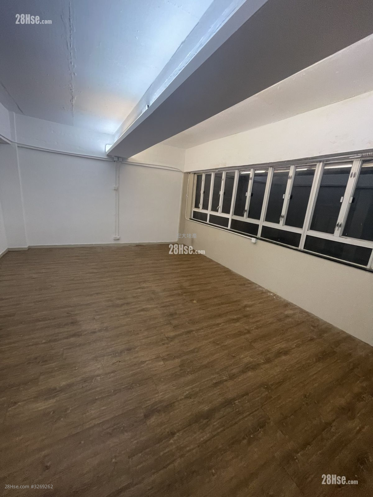 Lee Ka Industrial Building Rental 380 ft²