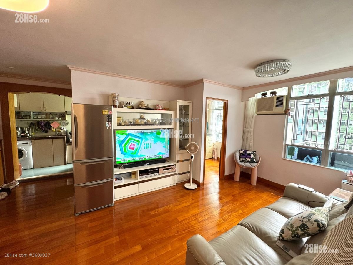 Kam Fung Court Sell 3 Bedrooms , 1 Bathroom 596 ft² Kam Fung Court Sell 3 Bedrooms , 1 Bathroom 596 ft²