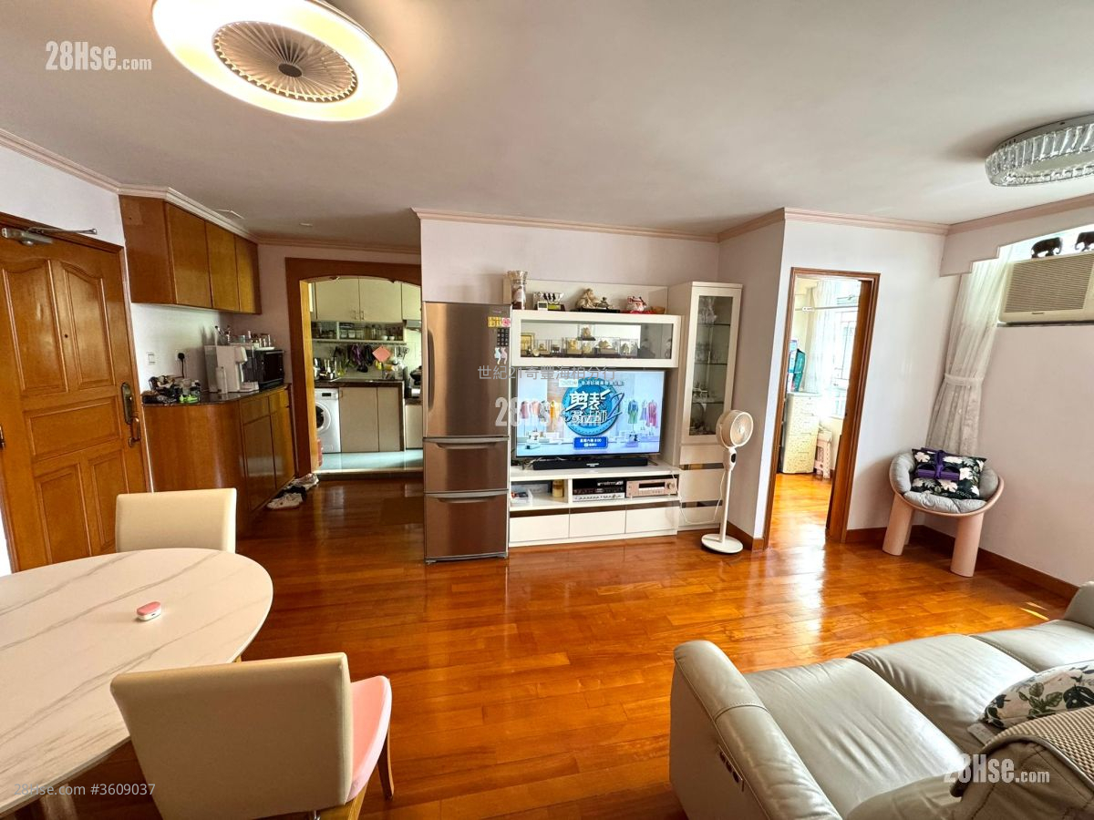 Kam Fung Court Sell 3 Bedrooms , 1 Bathroom 596 ft² Kam Fung Court Sell 3 Bedrooms , 1 Bathroom 596 ft²
