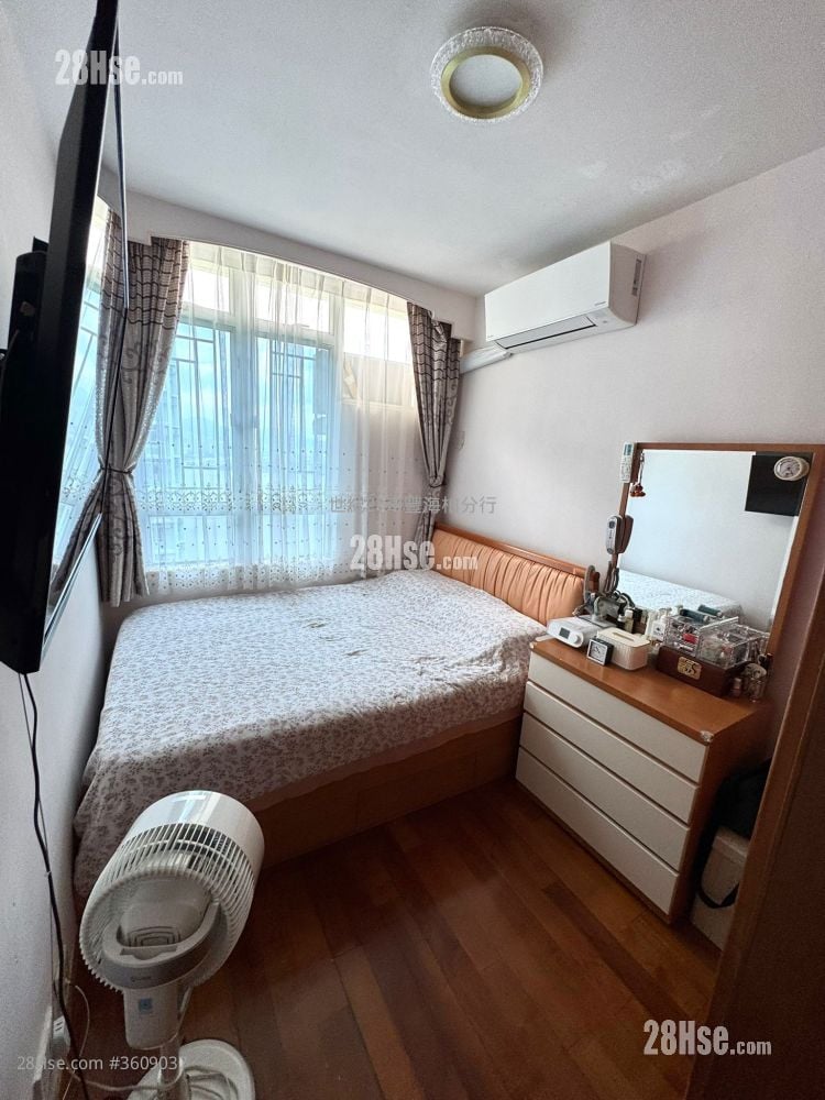 Kam Fung Court Sell 3 Bedrooms , 1 Bathroom 596 ft² Kam Fung Court Sell 3 Bedrooms , 1 Bathroom 596 ft²