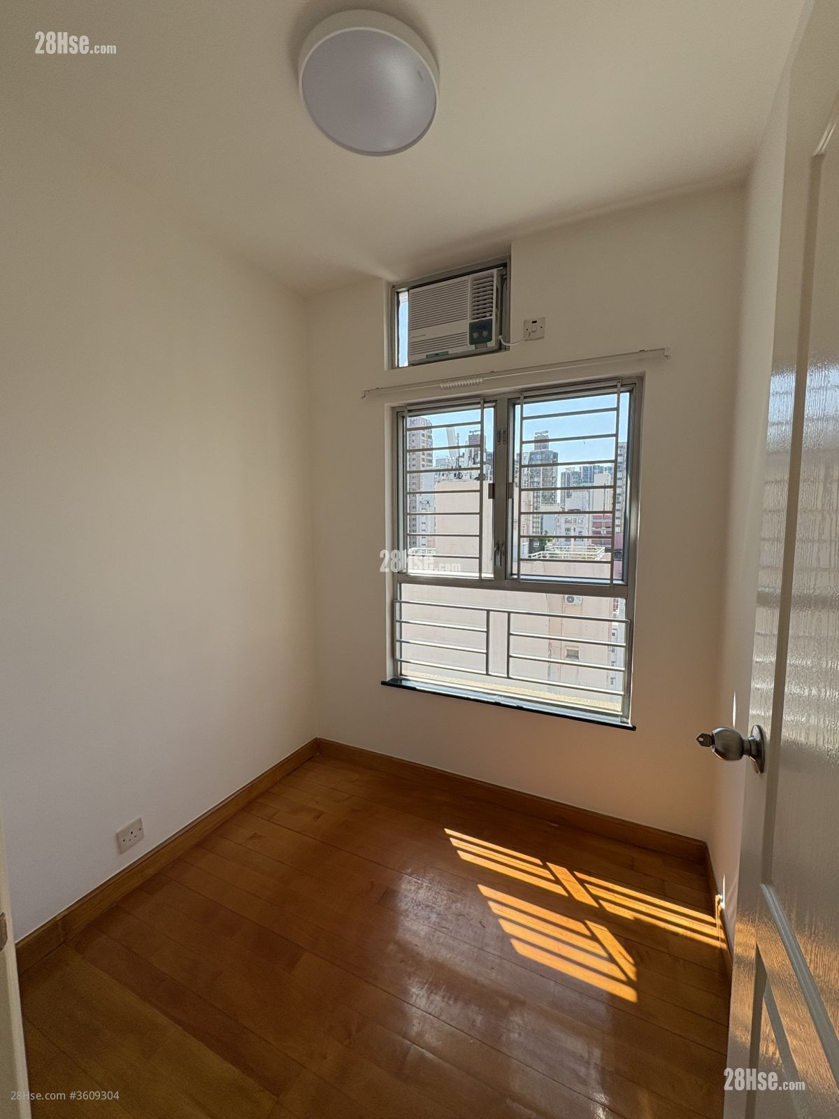 Ko Nga Court Rental 2 Bedrooms , 1 Bathroom 311 ft² Ko Nga Court Rental 2 Bedrooms , 1 Bathroom 311 ft²