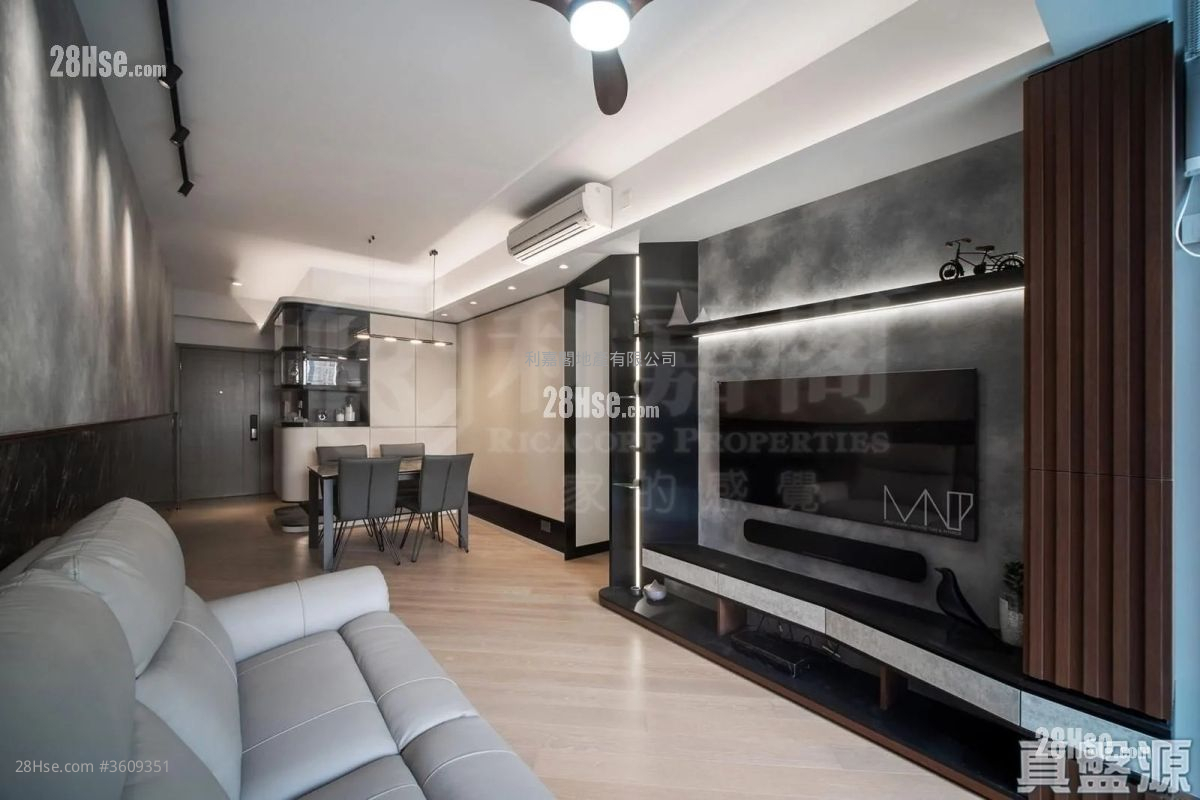 The Wings Rental 3 Bedrooms 788 ft² The Wings Rental 3 Bedrooms 788 ft²