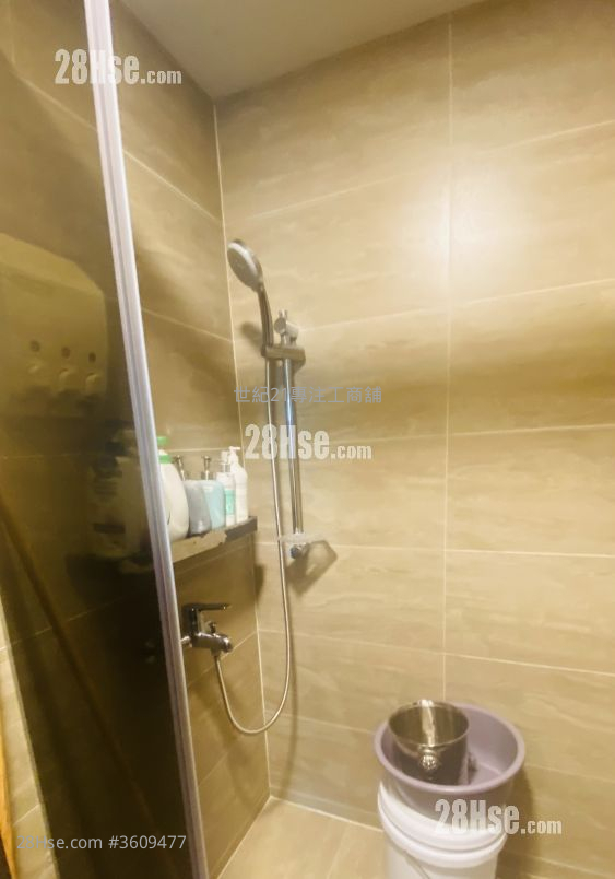 Fee Tat Commercial Centre Rental 5+ Bedrooms , 1 Toilet Fee Tat Commercial Centre Rental 5+ Bedrooms , 1 Toilet