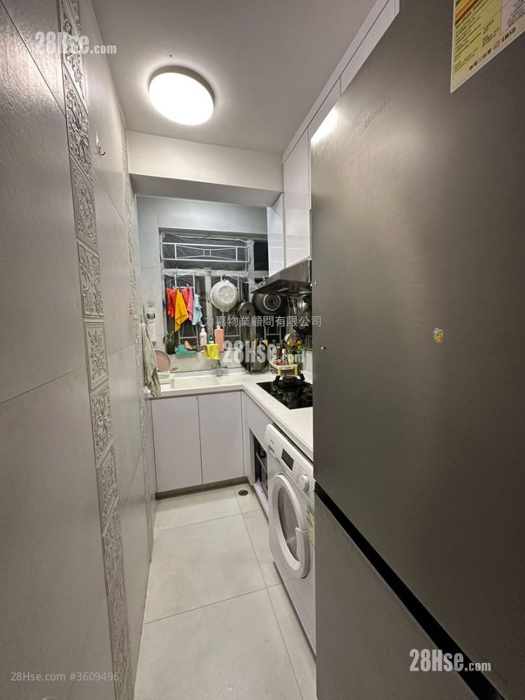 Flora Garden Sell 3 Bedrooms , 2 Bathrooms 681 ft² Flora Garden Sell 3 Bedrooms , 2 Bathrooms 681 ft²
