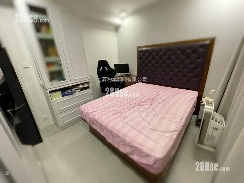 Flora Garden Sell 3 Bedrooms , 2 Bathrooms 681 ft² Flora Garden Sell 3 Bedrooms , 2 Bathrooms 681 ft²