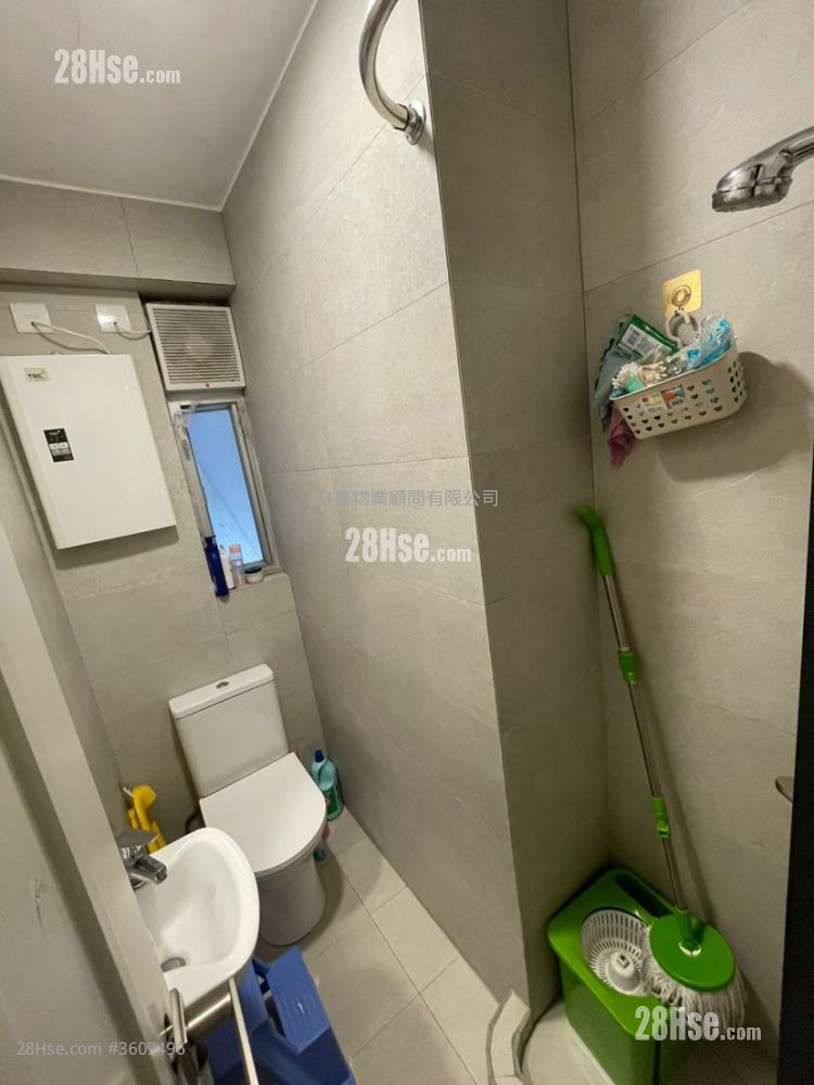 Flora Garden Sell 3 Bedrooms , 2 Bathrooms 681 ft² Flora Garden Sell 3 Bedrooms , 2 Bathrooms 681 ft²