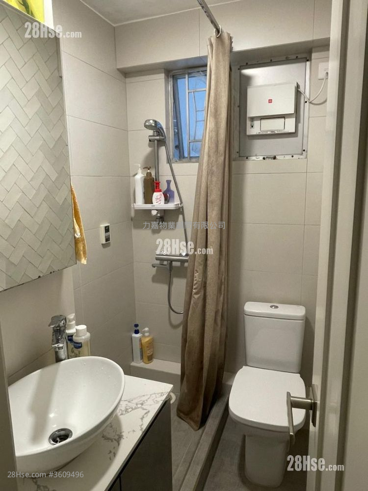 Flora Garden Sell 3 Bedrooms , 2 Bathrooms 681 ft² Flora Garden Sell 3 Bedrooms , 2 Bathrooms 681 ft²