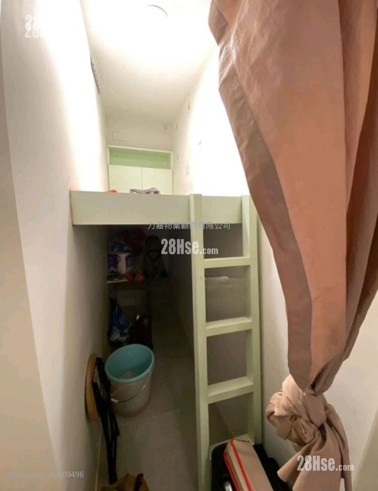 Flora Garden Sell 3 Bedrooms , 2 Bathrooms 681 ft² Flora Garden Sell 3 Bedrooms , 2 Bathrooms 681 ft²