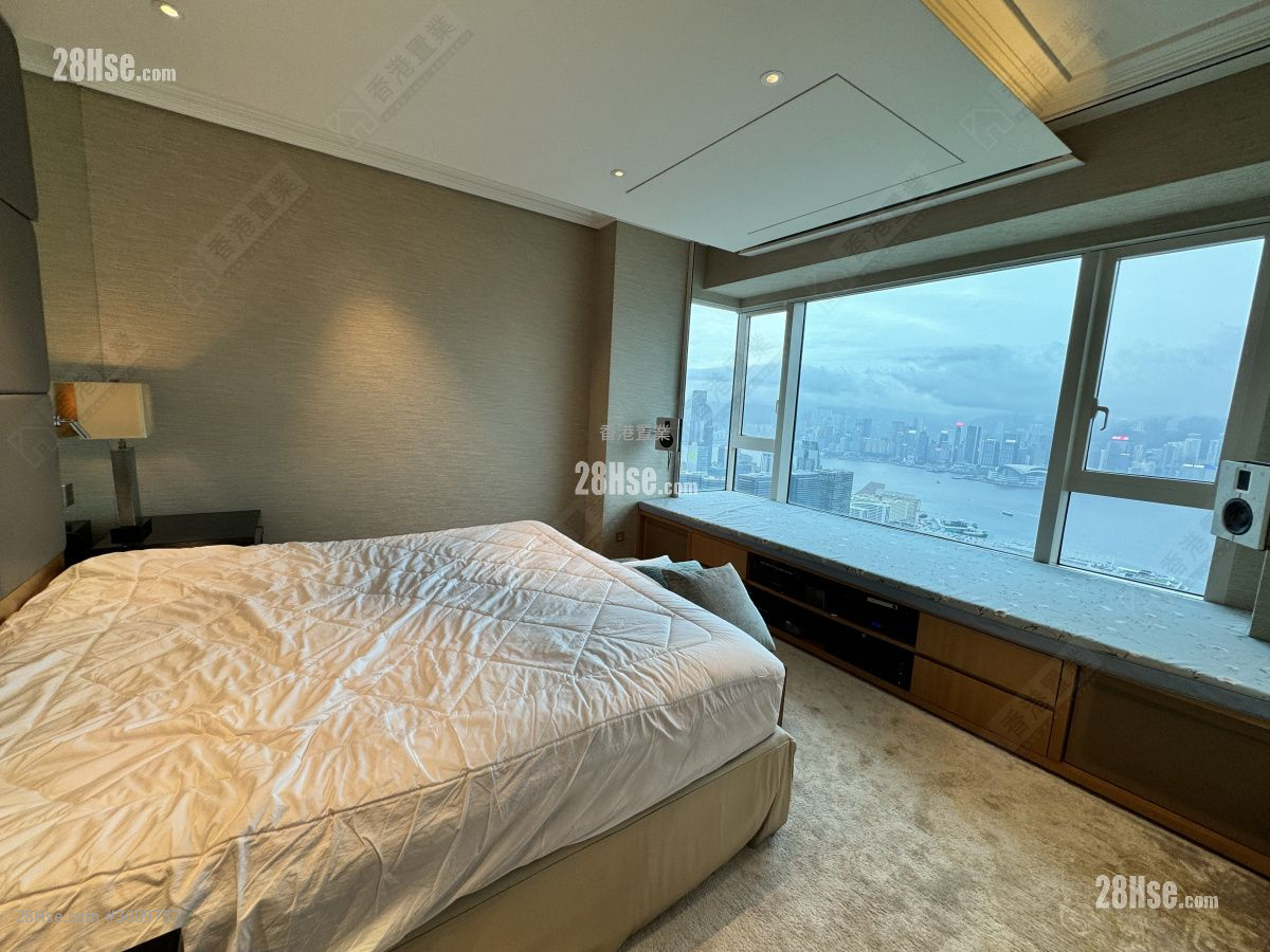 The Harbourside Sell 4 Bedrooms , 3 Bathrooms 1,713 ft² The Harbourside Sell 4 Bedrooms , 3 Bathrooms 1,713 ft²