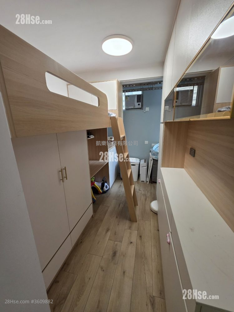 Hoi Lok Court Sell 3 Bedrooms , 2 Bathrooms 631 ft² Hoi Lok Court Sell 3 Bedrooms , 2 Bathrooms 631 ft²