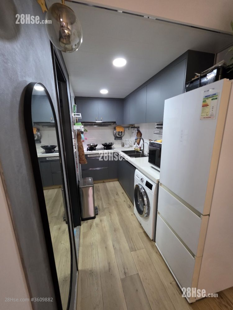 Hoi Lok Court Sell 3 Bedrooms , 2 Bathrooms 631 ft² Hoi Lok Court Sell 3 Bedrooms , 2 Bathrooms 631 ft²