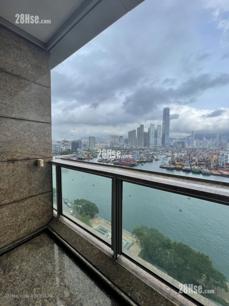 One Silversea Rental 3 Bedrooms , 2 Bathrooms 955 ft² One Silversea Rental 3 Bedrooms , 2 Bathrooms 955 ft²