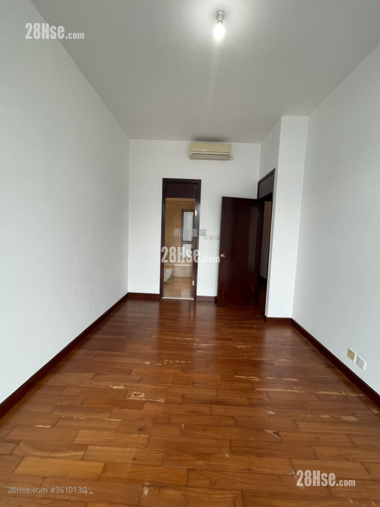 One Silversea Rental 3 Bedrooms , 2 Bathrooms 955 ft² One Silversea Rental 3 Bedrooms , 2 Bathrooms 955 ft²