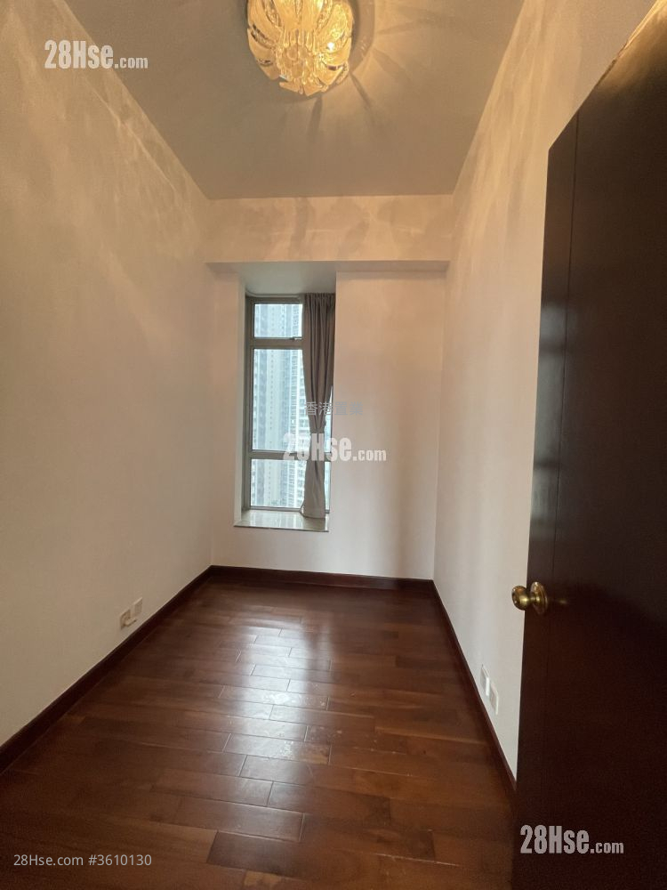 One Silversea Rental 3 Bedrooms , 2 Bathrooms 955 ft² One Silversea Rental 3 Bedrooms , 2 Bathrooms 955 ft²