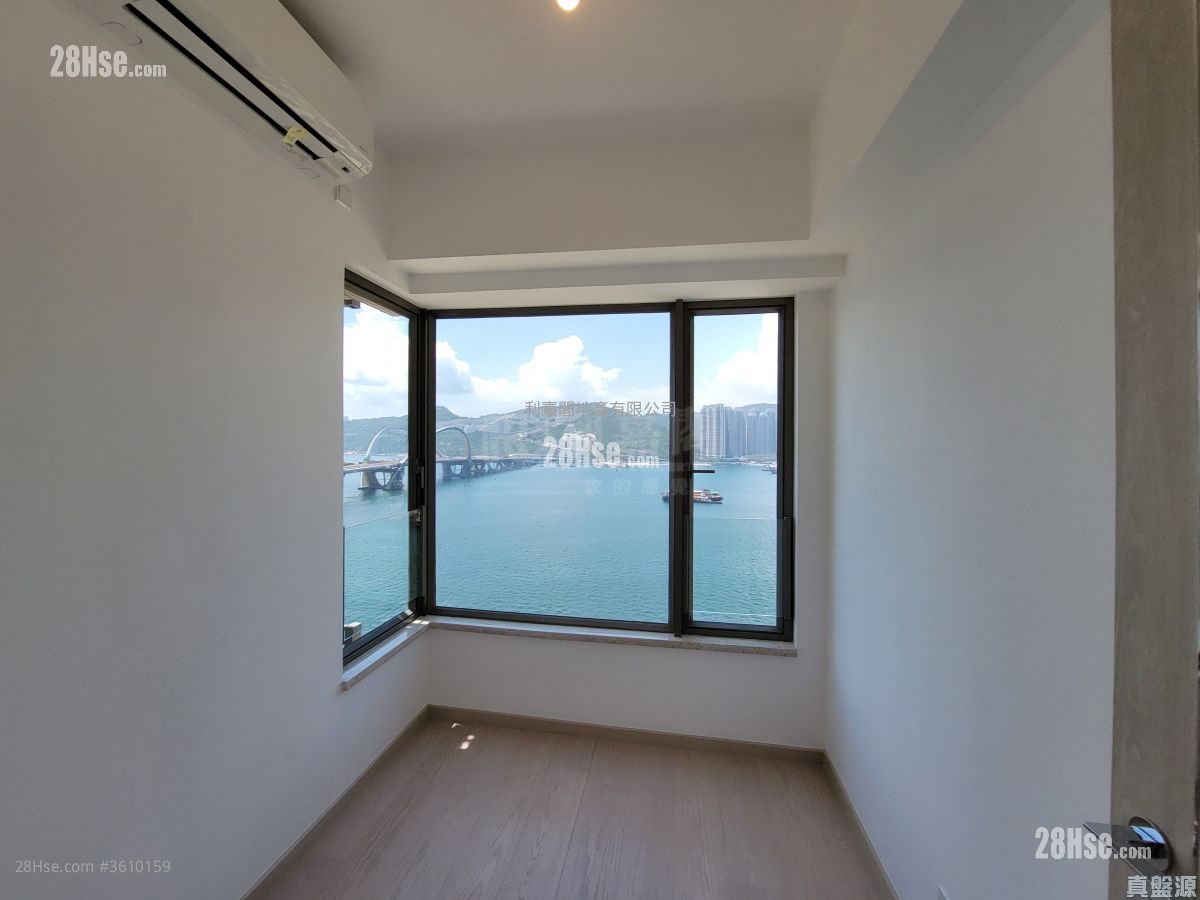 Sea To Sky Rental 4 Bedrooms , 4 Bathrooms 1,077 ft² Sea To Sky Rental 4 Bedrooms , 4 Bathrooms 1,077 ft²