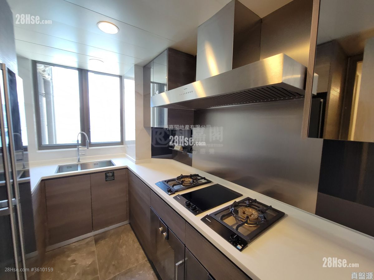 Sea To Sky Rental 4 Bedrooms , 4 Bathrooms 1,077 ft² Sea To Sky Rental 4 Bedrooms , 4 Bathrooms 1,077 ft²