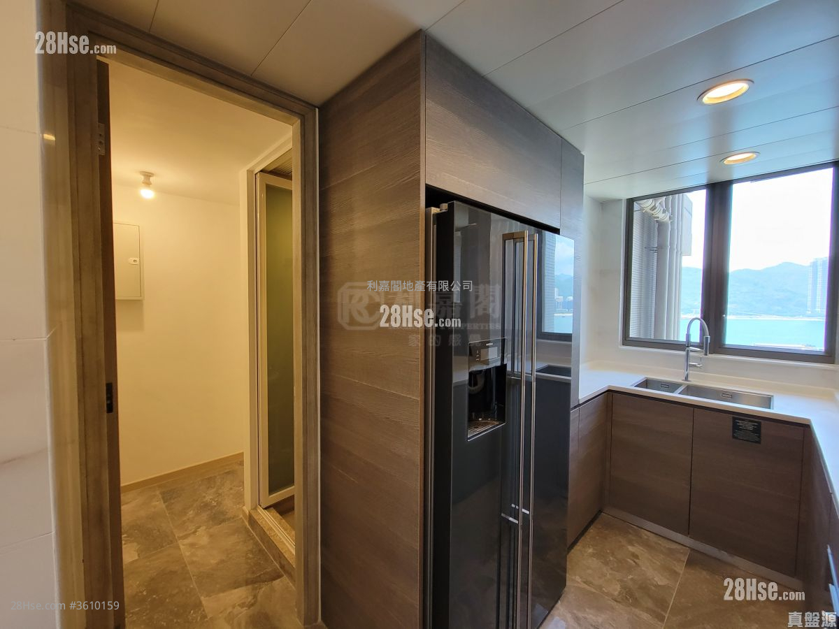 Sea To Sky Rental 4 Bedrooms , 4 Bathrooms 1,077 ft² Sea To Sky Rental 4 Bedrooms , 4 Bathrooms 1,077 ft²