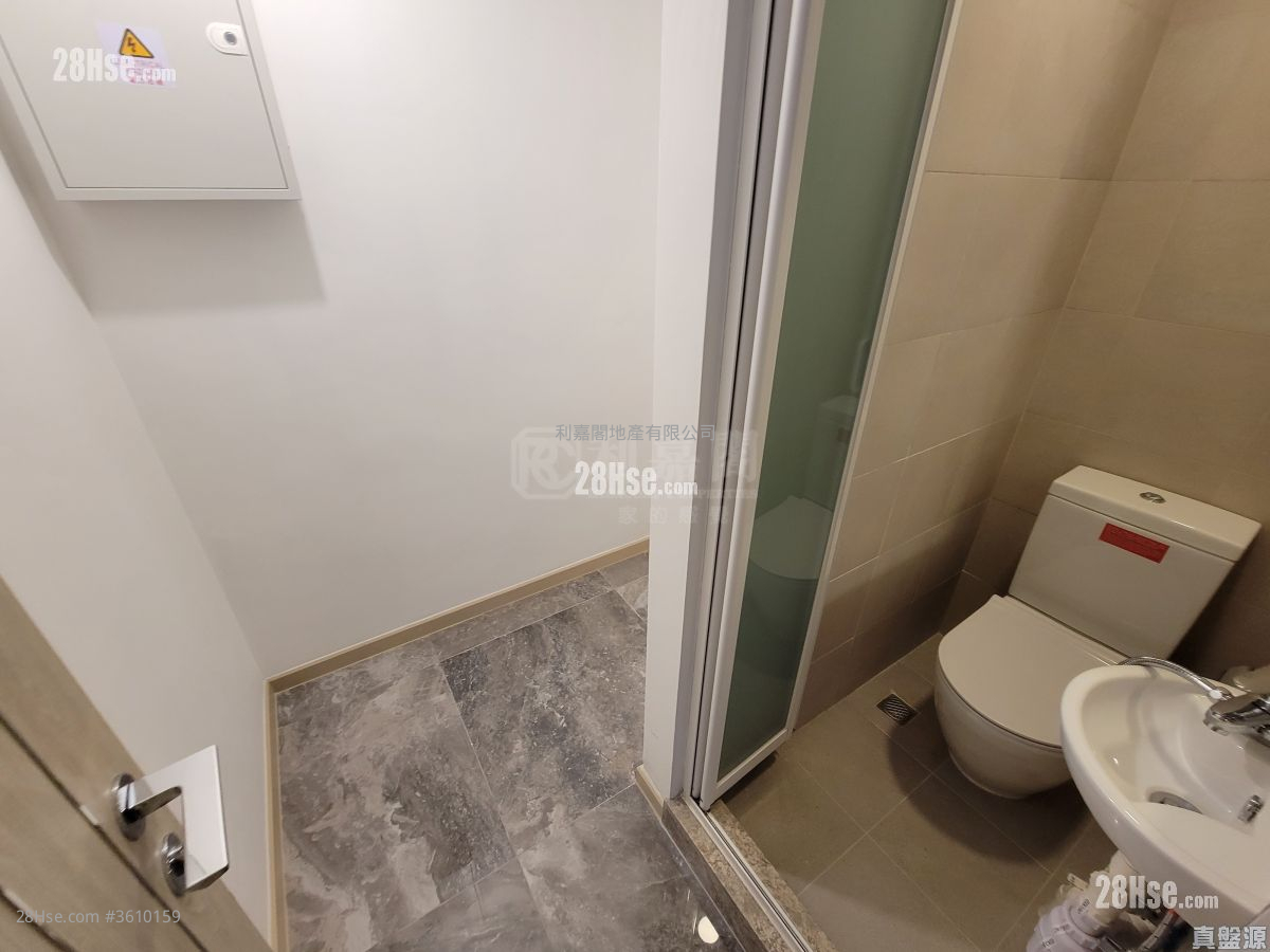 Sea To Sky Rental 4 Bedrooms , 4 Bathrooms 1,077 ft² Sea To Sky Rental 4 Bedrooms , 4 Bathrooms 1,077 ft²