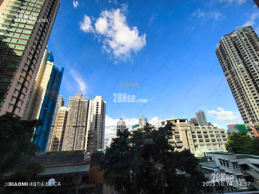 Skylight Tower Sell 3 Bedrooms , 2 Bathrooms 1,119 ft² Skylight Tower Sell 3 Bedrooms , 2 Bathrooms 1,119 ft²