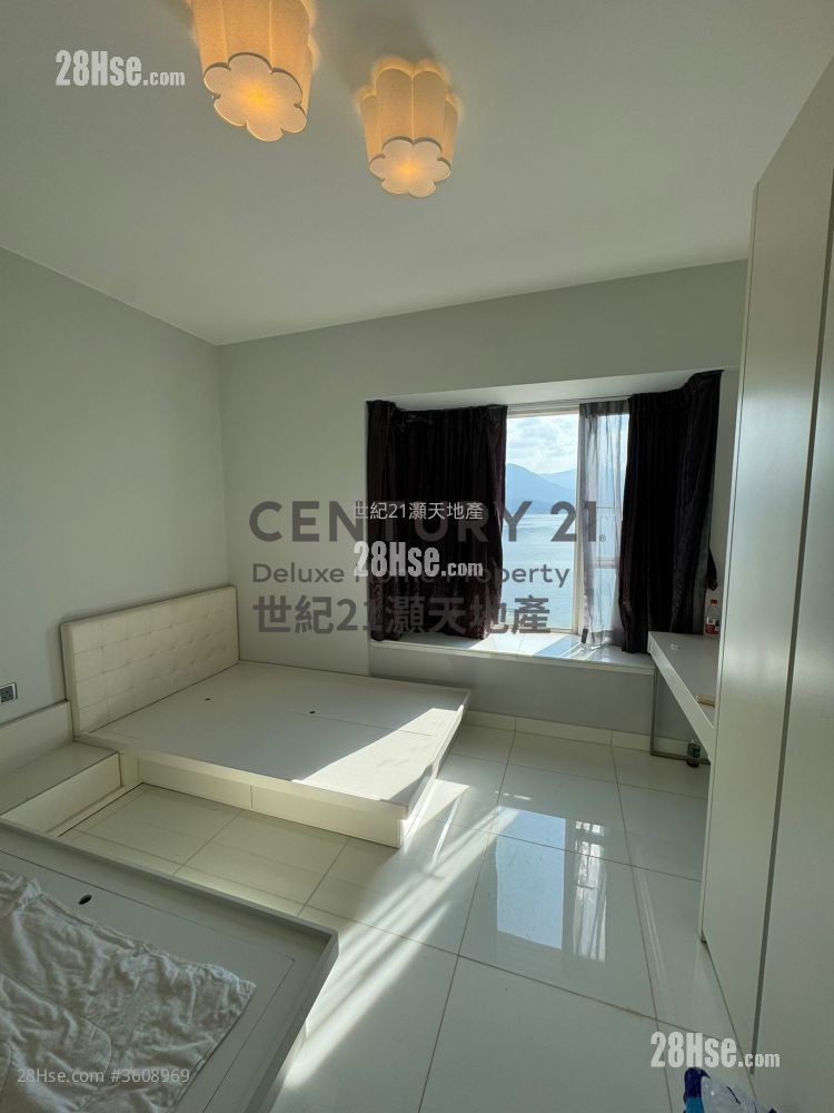 The Beverly Hills Rental 5+ Bedrooms , 3 Bathrooms 2,461 ft² The Beverly Hills Rental 5+ Bedrooms , 3 Bathrooms 2,461 ft²