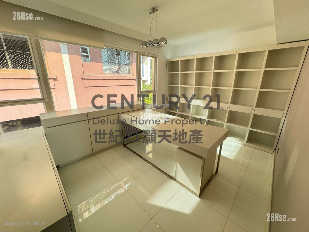 The Beverly Hills Rental 5+ Bedrooms , 3 Bathrooms 2,461 ft² The Beverly Hills Rental 5+ Bedrooms , 3 Bathrooms 2,461 ft²