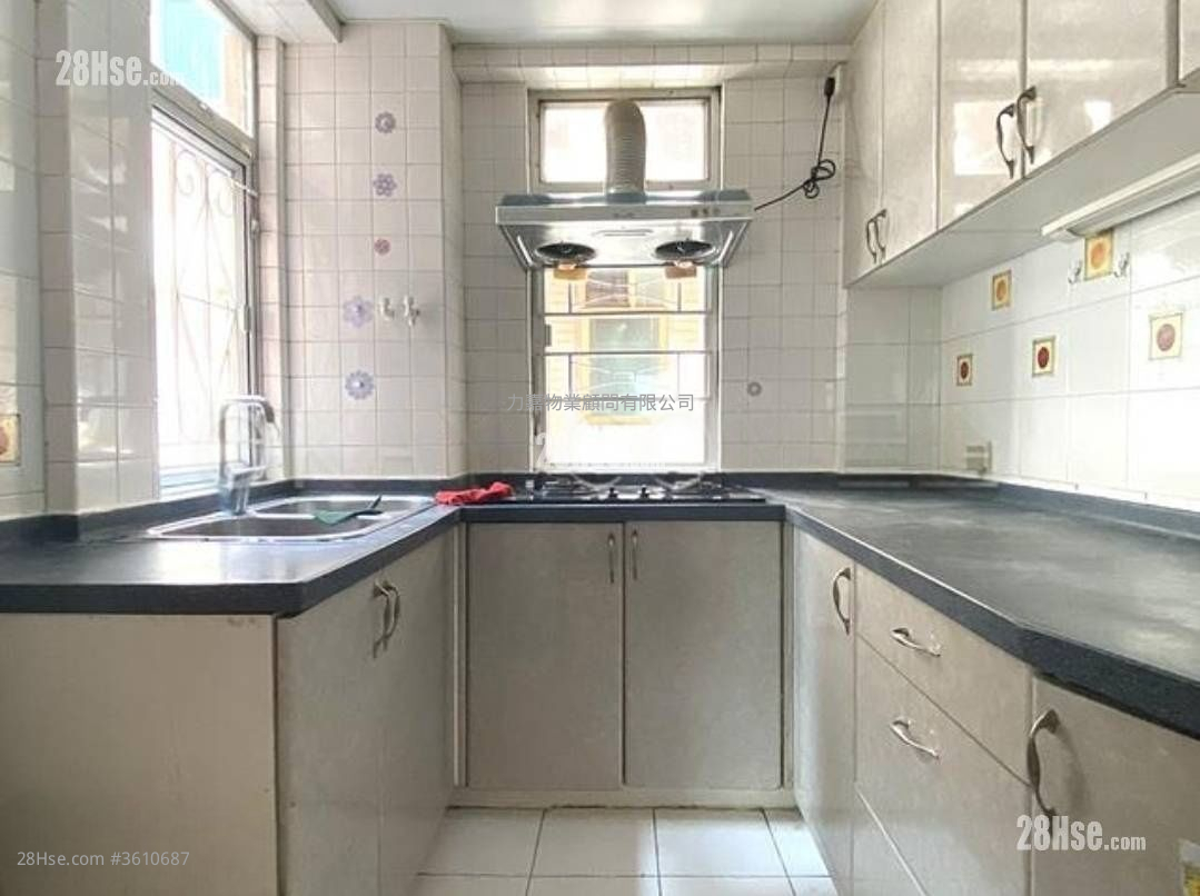 Regent Court Sell 3 Bedrooms , 2 Bathrooms 691 ft² Regent Court Sell 3 Bedrooms , 2 Bathrooms 691 ft²
