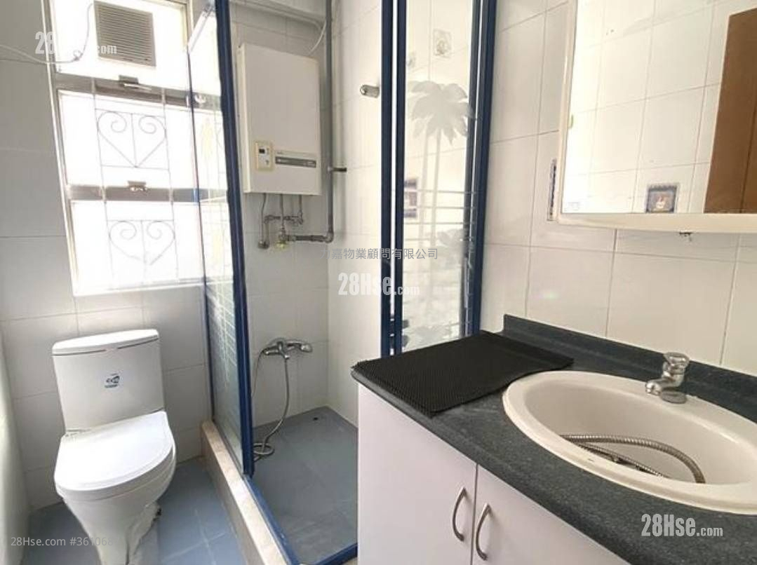 Regent Court Sell 3 Bedrooms , 2 Bathrooms 691 ft² Regent Court Sell 3 Bedrooms , 2 Bathrooms 691 ft²