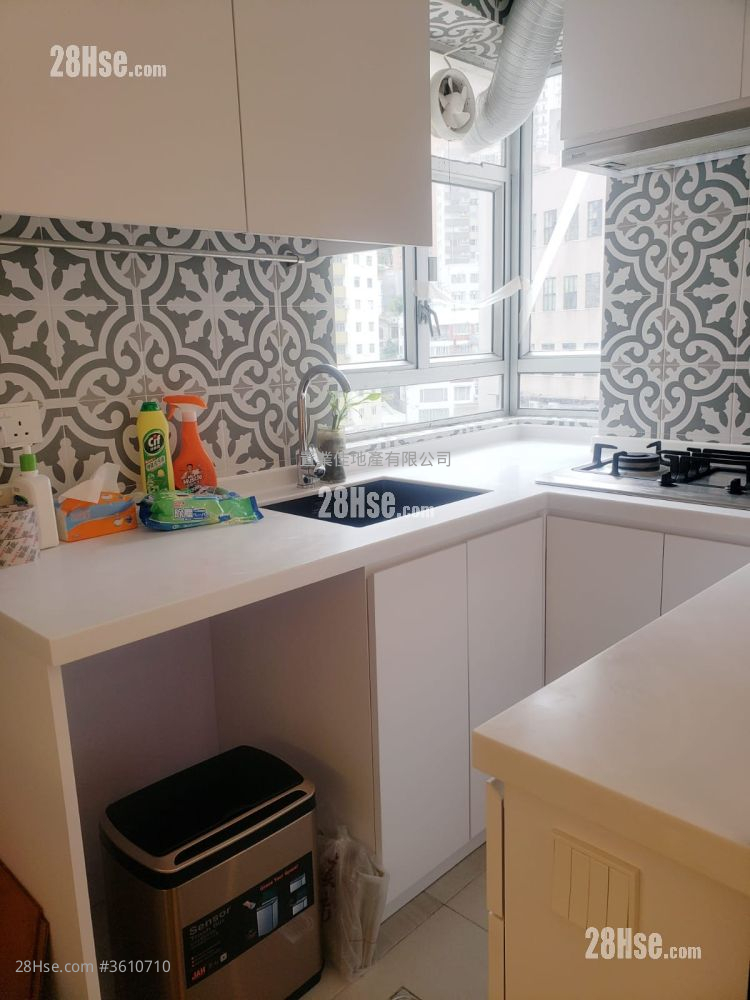 Fook Hing Court Sell 3 Bedrooms , 2 Bathrooms 579 ft² Fook Hing Court Sell 3 Bedrooms , 2 Bathrooms 579 ft²