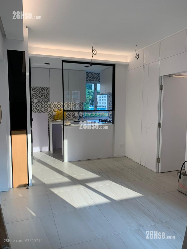 Fook Hing Court Sell 3 Bedrooms , 2 Bathrooms 579 ft² Fook Hing Court Sell 3 Bedrooms , 2 Bathrooms 579 ft²