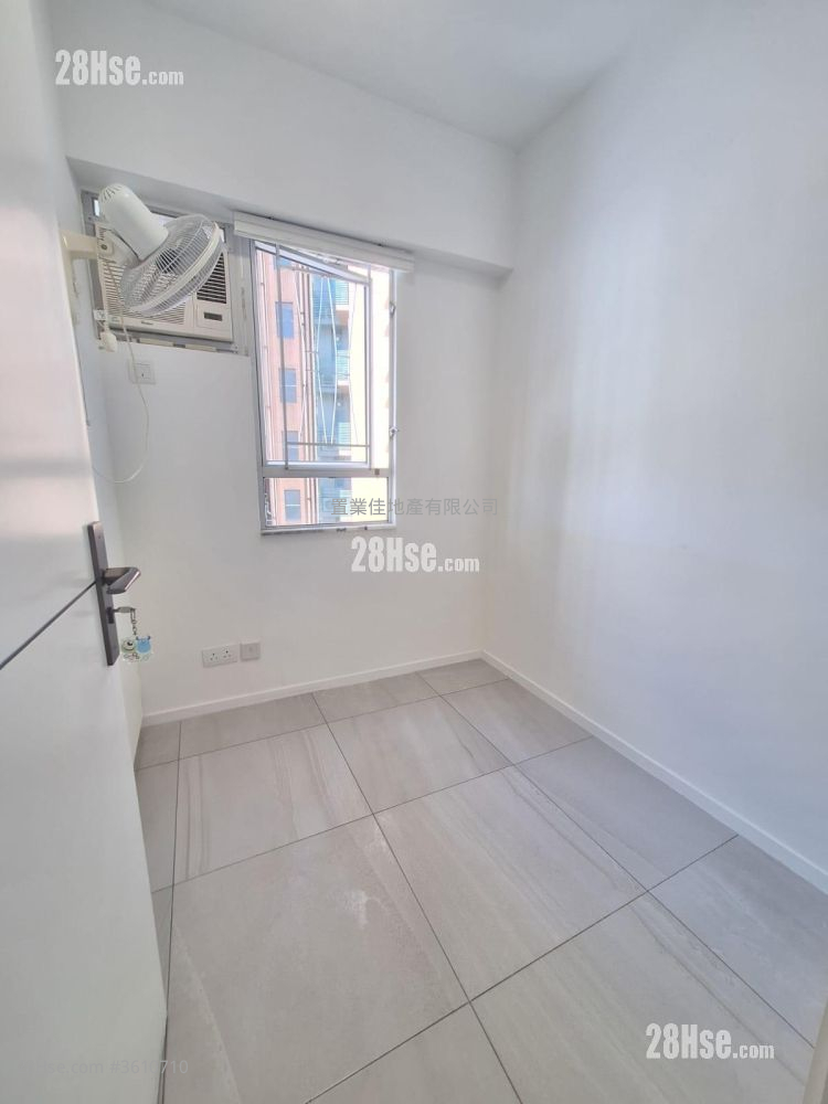 Fook Hing Court Sell 3 Bedrooms , 2 Bathrooms 579 ft² Fook Hing Court Sell 3 Bedrooms , 2 Bathrooms 579 ft²