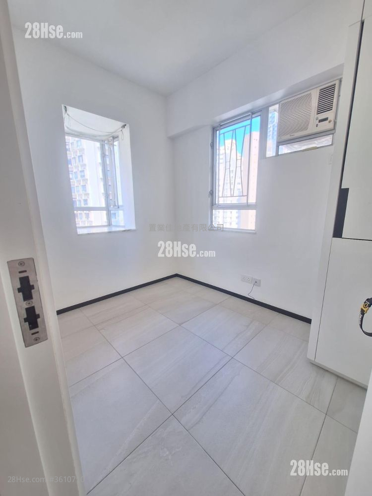 Fook Hing Court Sell 3 Bedrooms , 2 Bathrooms 579 ft² Fook Hing Court Sell 3 Bedrooms , 2 Bathrooms 579 ft²
