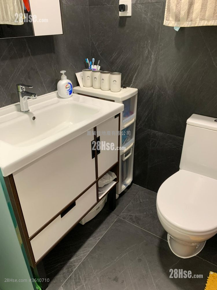 Fook Hing Court Sell 3 Bedrooms , 2 Bathrooms 579 ft² Fook Hing Court Sell 3 Bedrooms , 2 Bathrooms 579 ft²