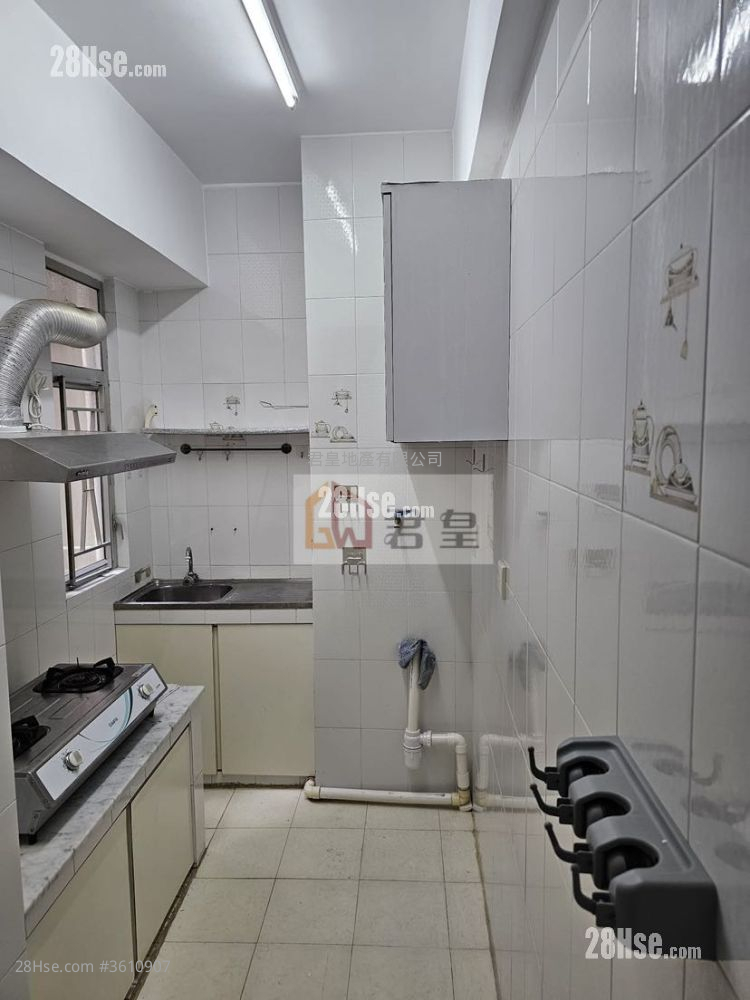 Tak Bo Building Rental 3 Bedrooms , 1 Bathroom 448 ft² Tak Bo Building Rental 3 Bedrooms , 1 Bathroom 448 ft²